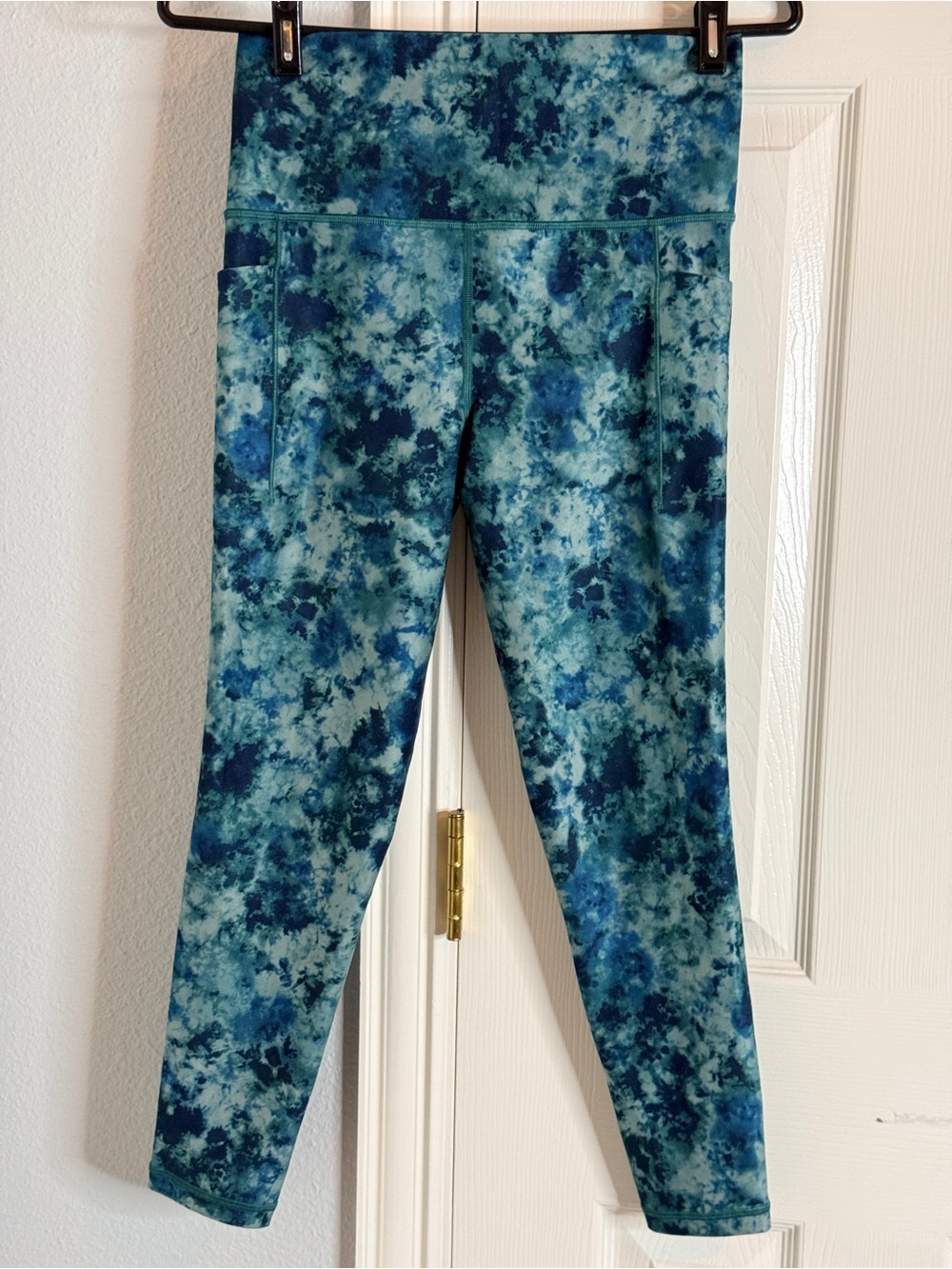 Athleta Salutation Stash Pocket II 7/8 Tight Small Blue Teal Tie Dye 657536 EUC